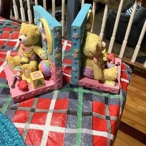 Teddy bear book ends